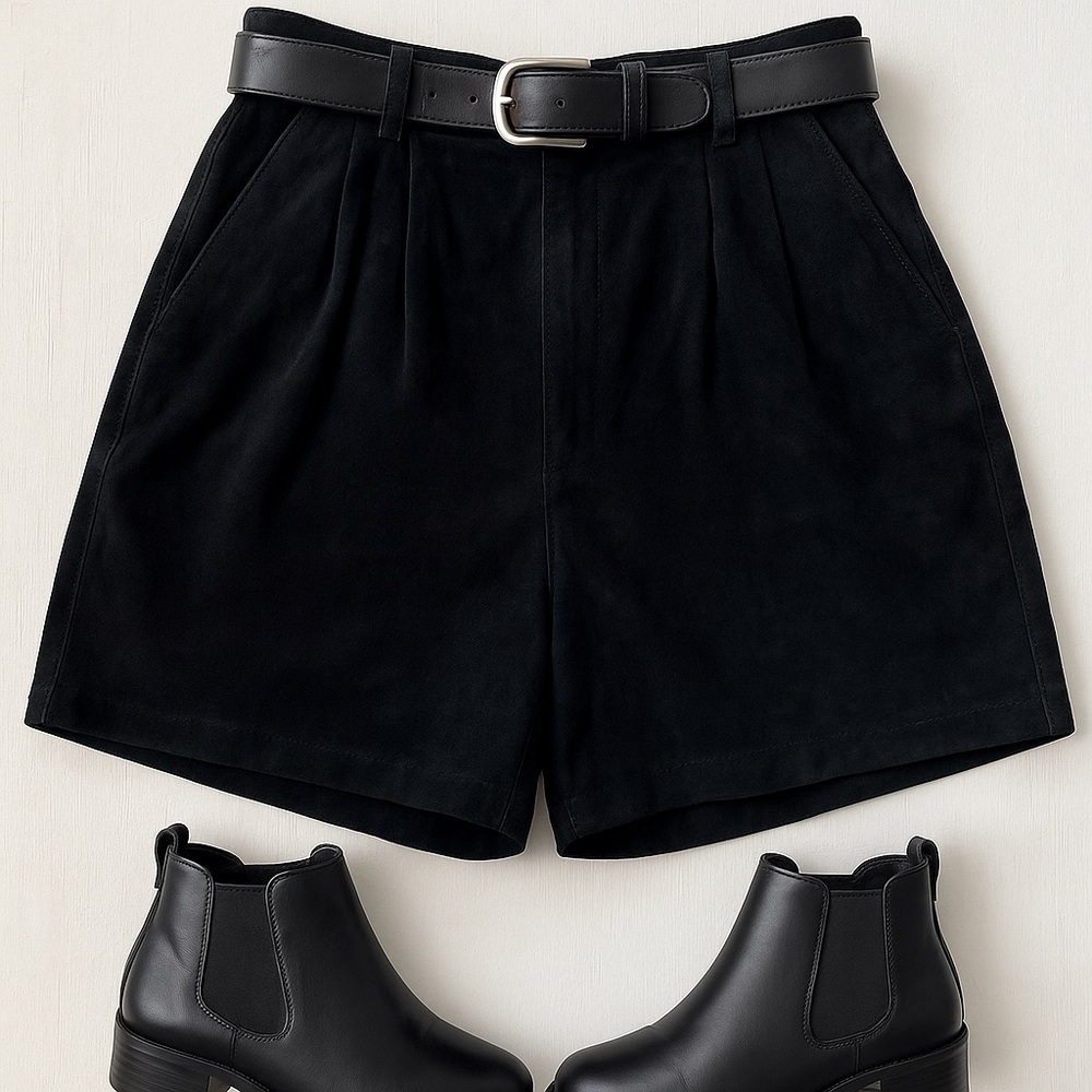 90s Leather Collection Black High Waisted Pleated Leather Short 11/12 - Picture 2 of 10